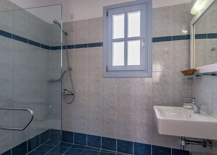 Aeolis Adamantas (Milos)