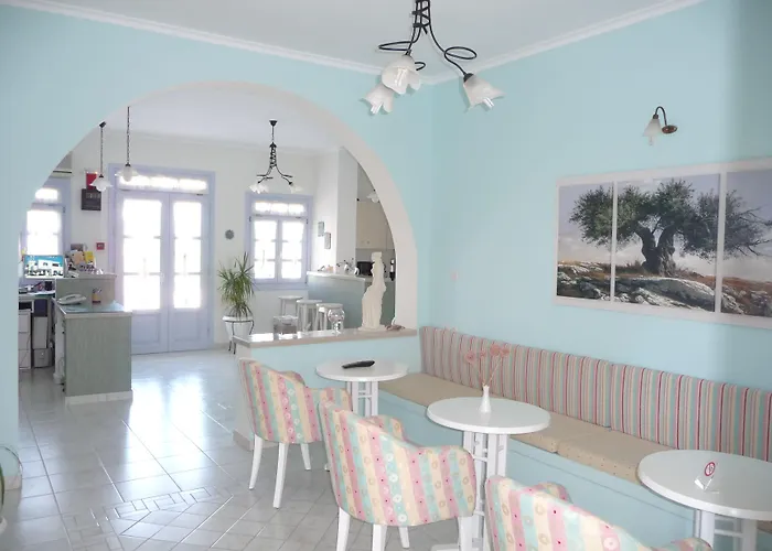 Aeolis 2* Adamantas (Milos)